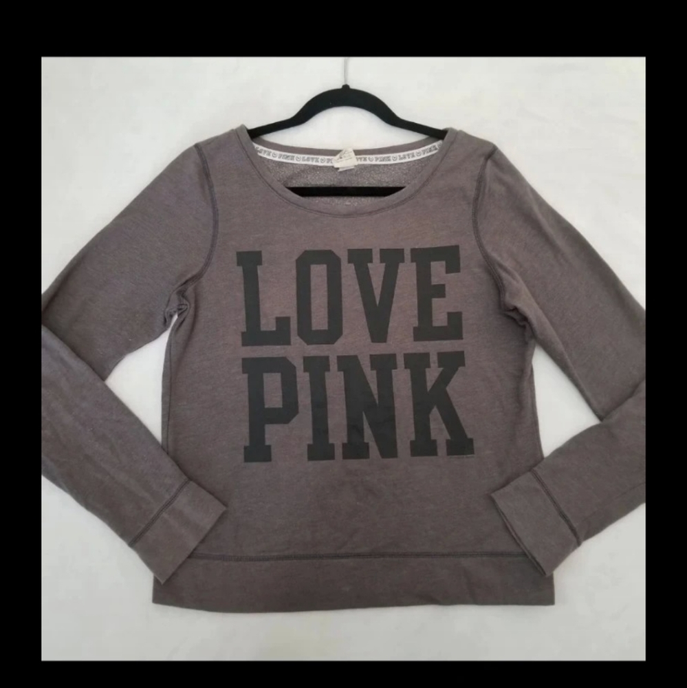 ⭐ Pink by VS crewneck